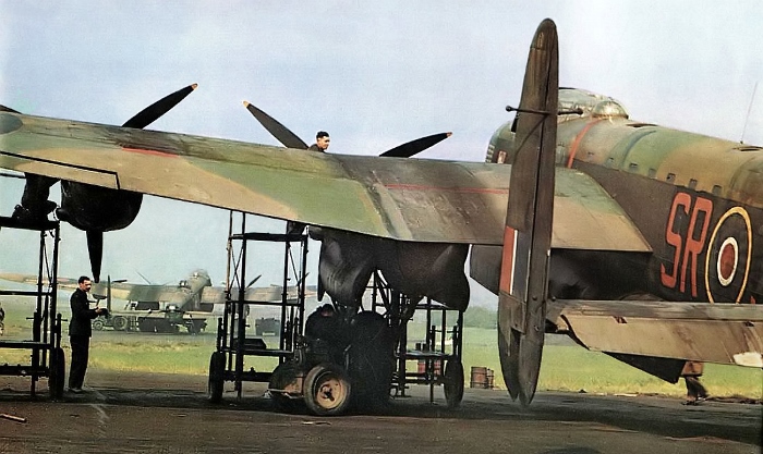 Lancaster 101-J, J-Joe, 4 mai 1943 Lancaster 101-J, J-Joe, 4 mai 1943