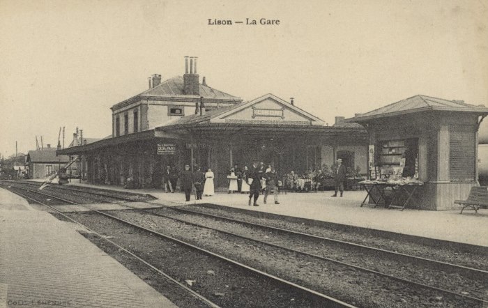 Carte postale : Lison - La gare