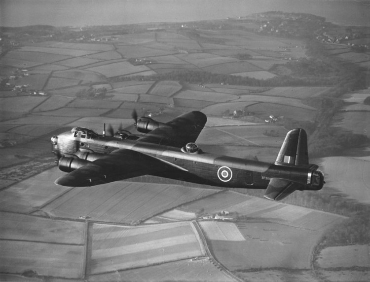 Stirling III BF509 en vol le 22 mars 1943 Stirling III BF509 en vol le 22 mars 1943
